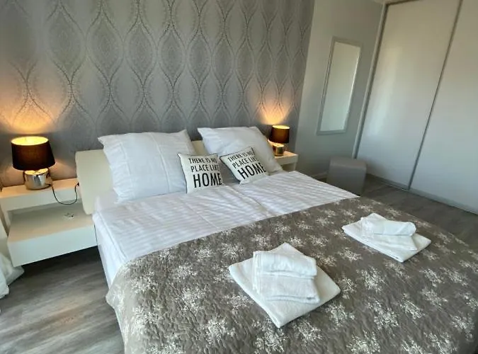 Balticus Z Widokiem Na Morze ミエンジズドロイェ